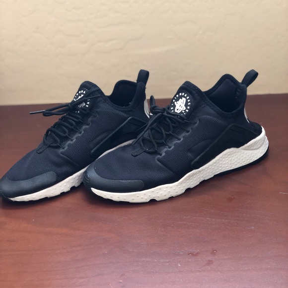 Nike Shoes - Women’s Nike sneakers 7.5